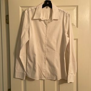 Foxcroft tailored blouse. Small spot in front. Good condition!